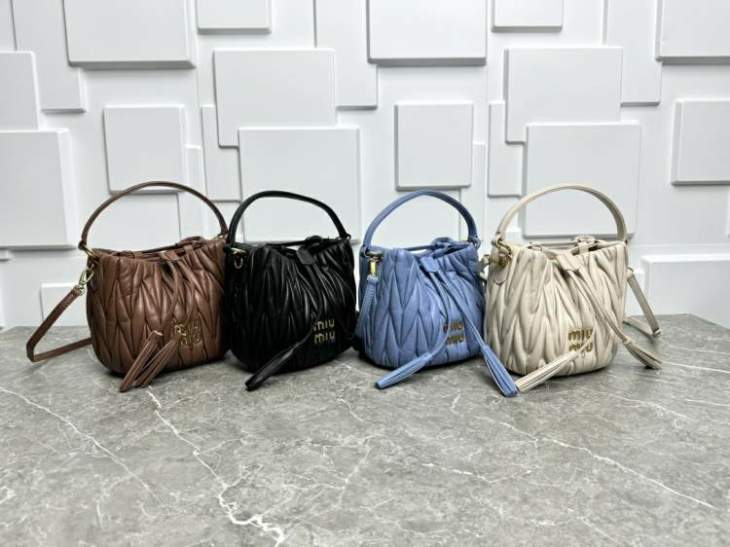 Picture of Miu Miu Handbags _SKUfw184961338fw